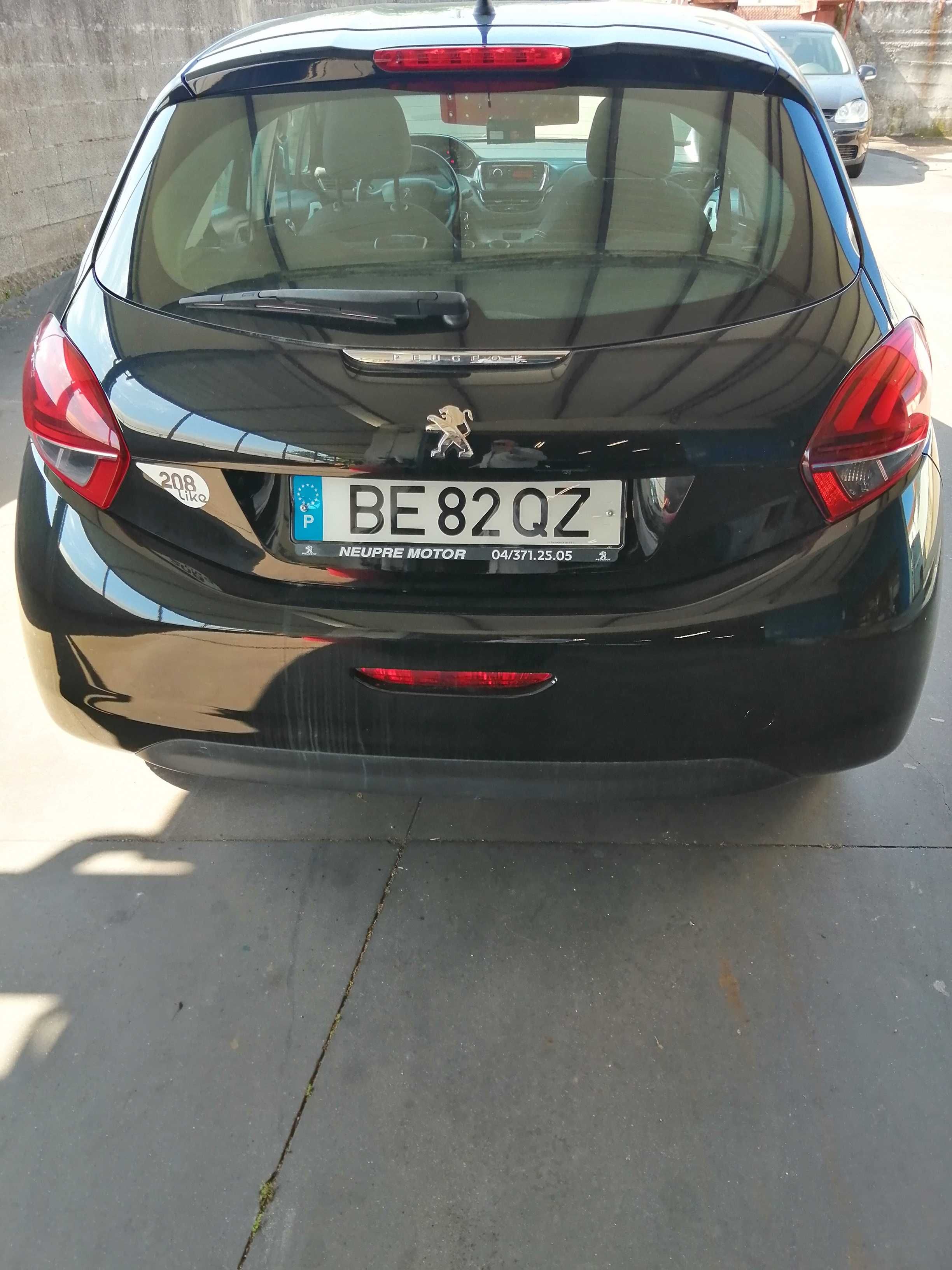 Peugeot 208 gasolina em excelente estado