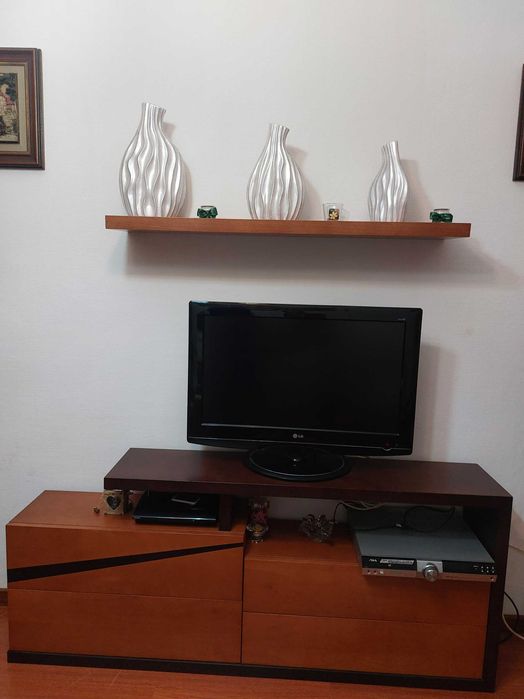 Aparador de Madeira – Excelente Estado