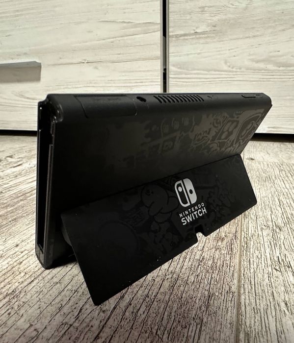 Продам приставку Nintendo SWITCH