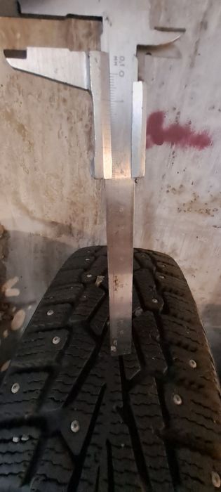 Продам зимнюю резину R15 195/65  комплект