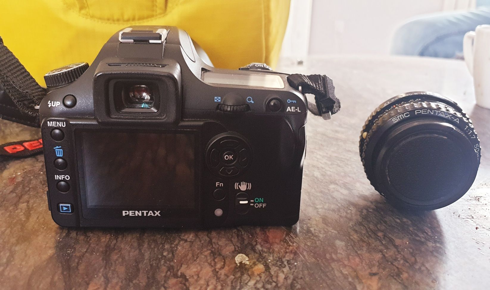 Pentax k100D  dwa obiektywy plus pokrowiec Nikon niski przebieg