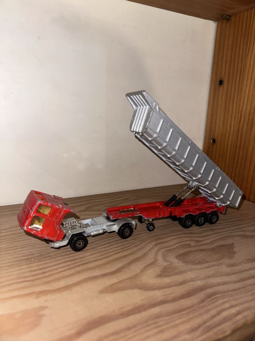 Camião antigo Renault da majorette