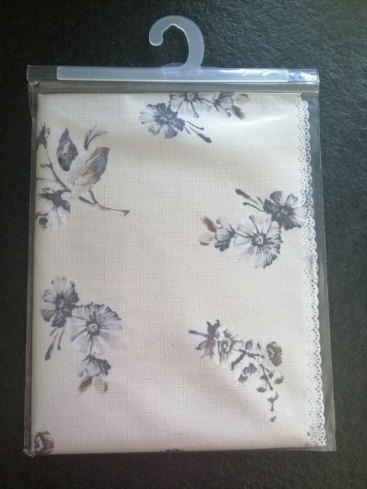 Obrus, bieżnik w kwiaty 40x150
