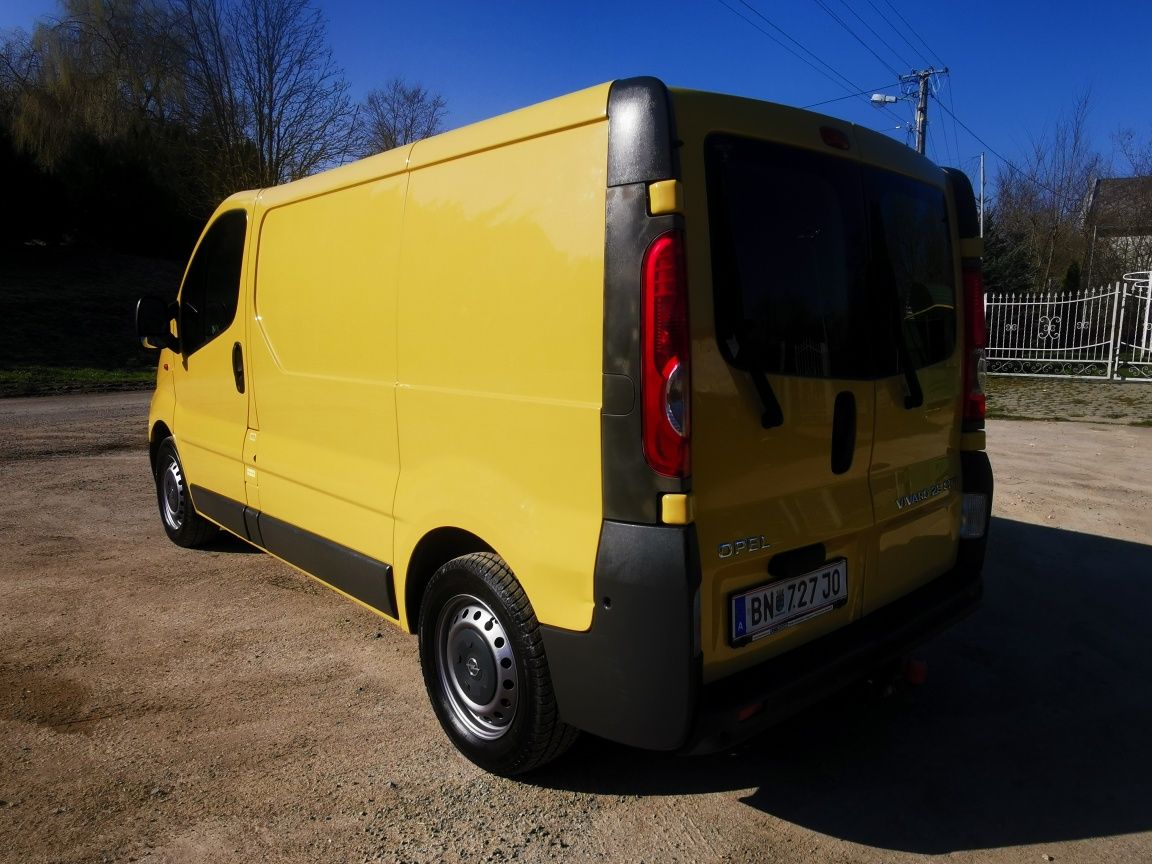 Opel Vivaro 2.5 cdti, 145 KM, Automat