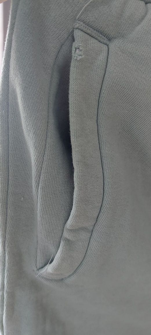 Spodnie dresowe firmy Cropp na rozmiar M