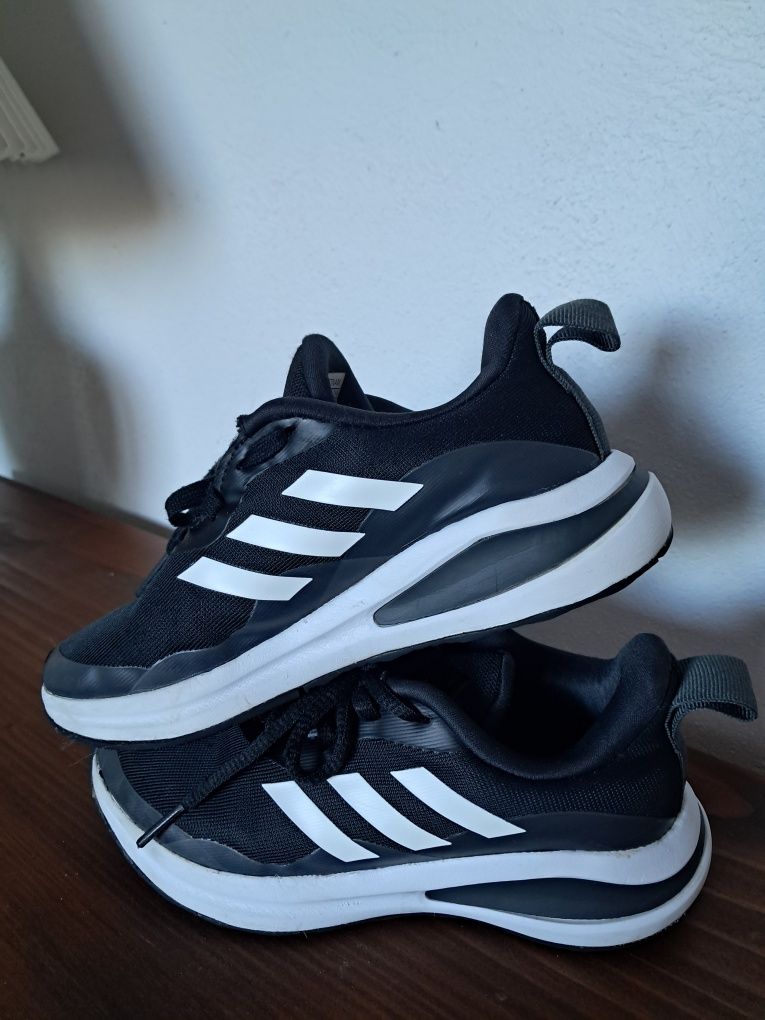 Buty adidas rozm.30 wkładka 19cm.