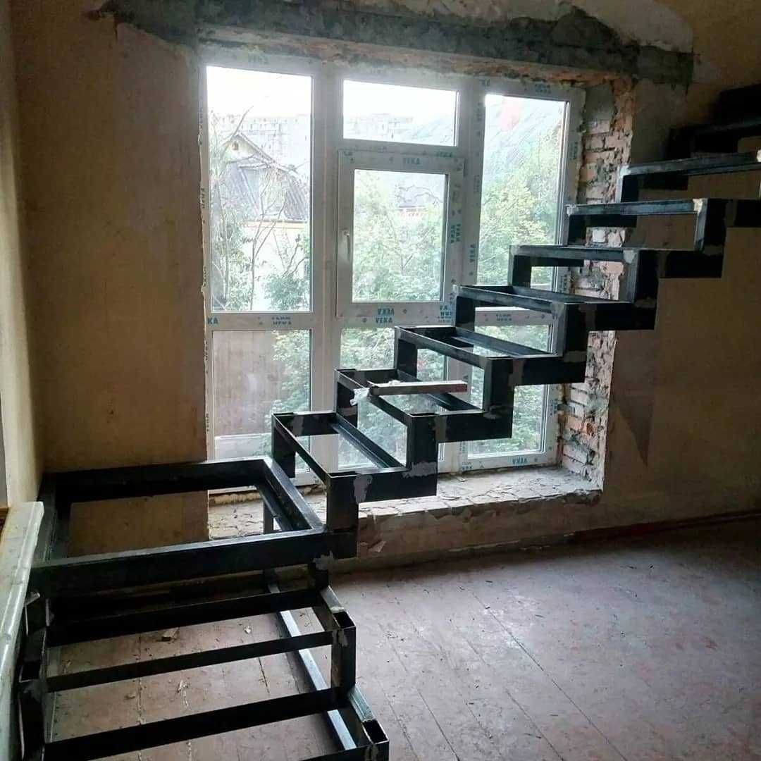 Металическая лестница