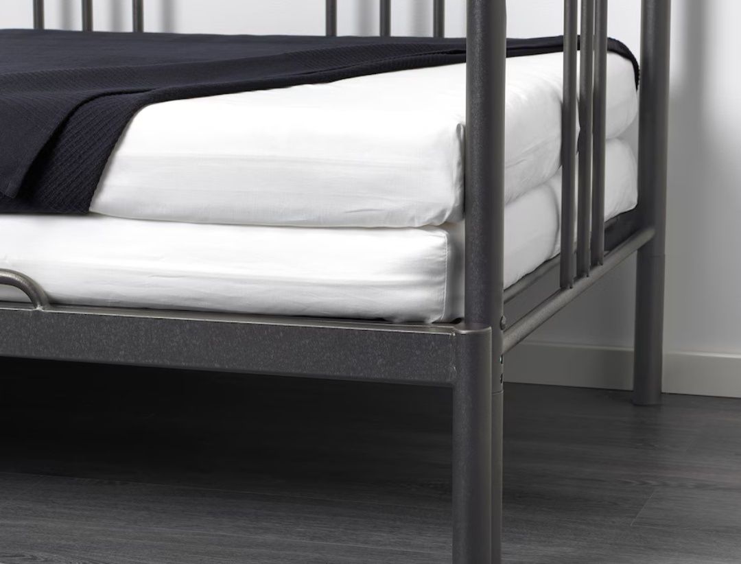 Cama de ferro/aço preta solteiro ou casal FYRESDAL IKEA NOVA
Day-bed f