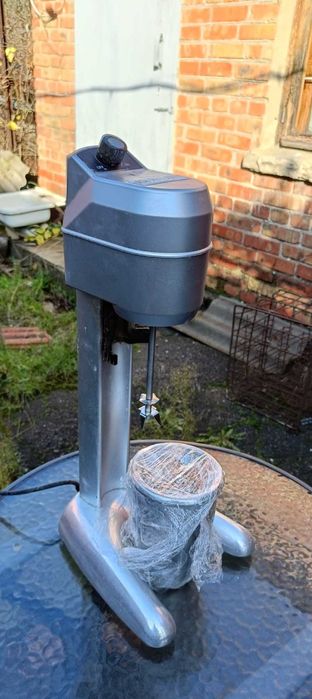 міксер для збиваня молока