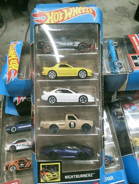 Hot Wheels Nightburnerz 5 pak resorki autka nowe