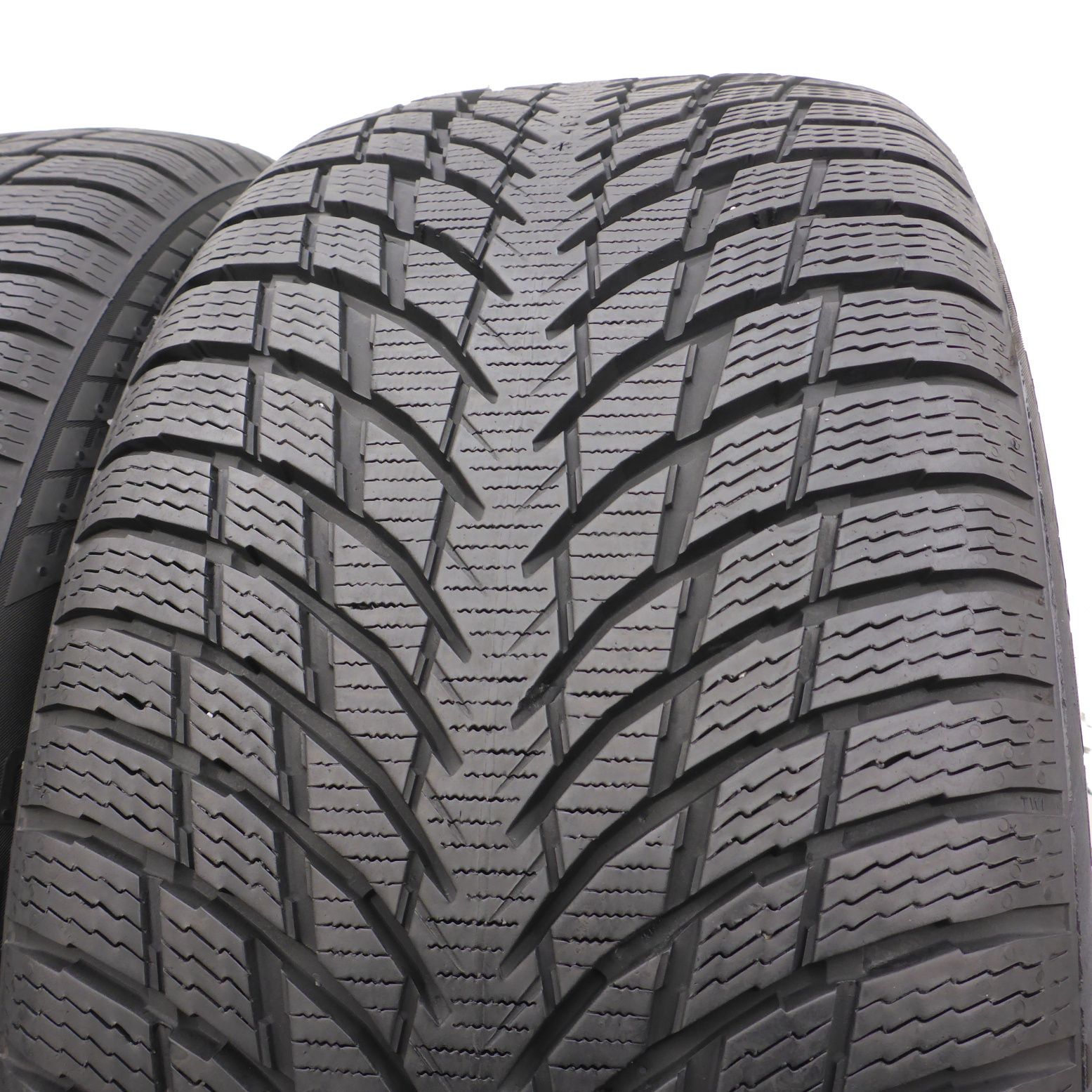 Opony 245/45/18 Nokian 245/45R18 100V zimowe 7,8mm 2023 Jak Nowe