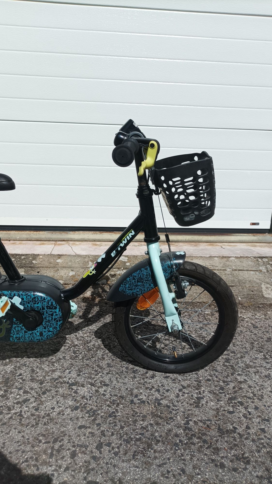 Bicicleta com rodinhas B' twin mini monsters  14 criança