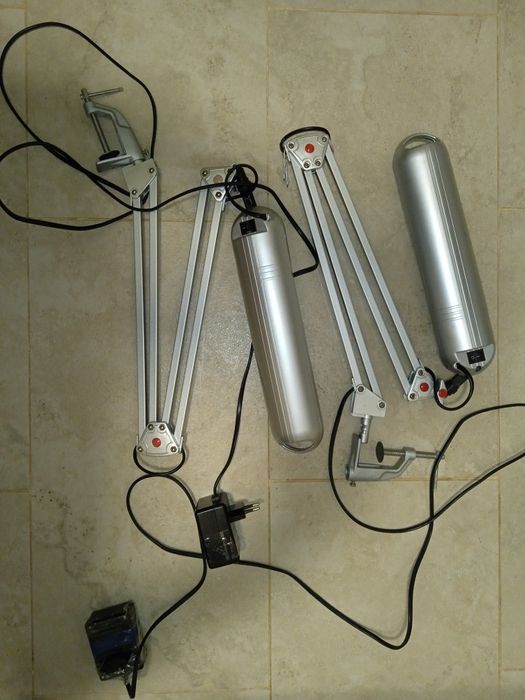 Лампа енергоощадна настільна складна, зручна, надійна