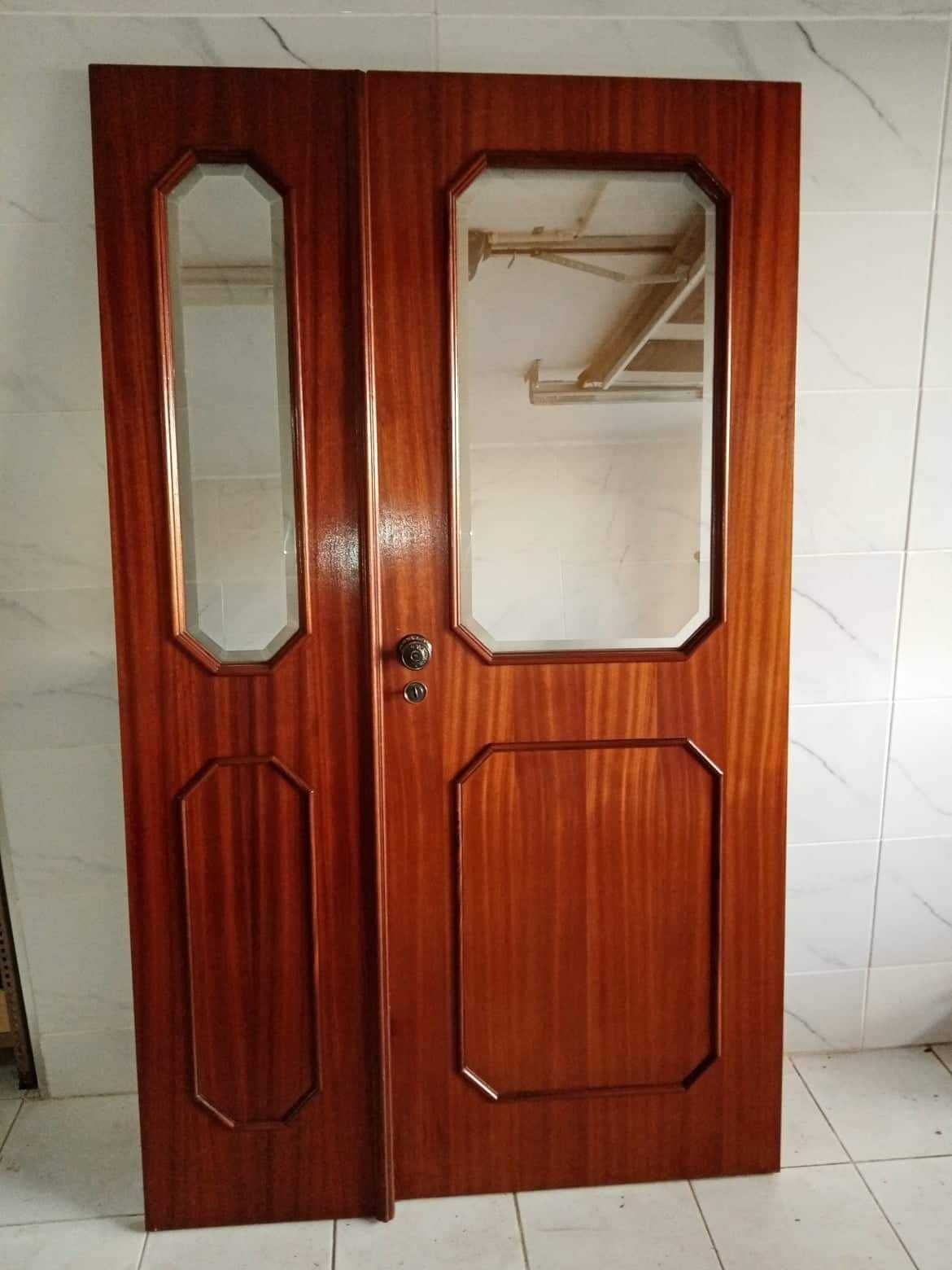 Portas de interior em mogno