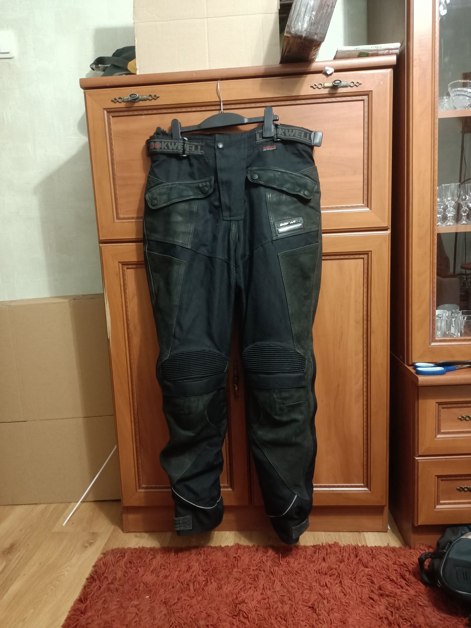 Mотоштани Lookwelll.