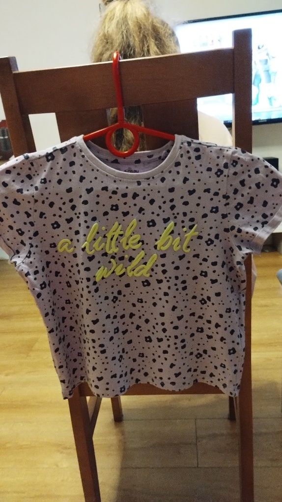 T-shirt dziewczęcy 134.
