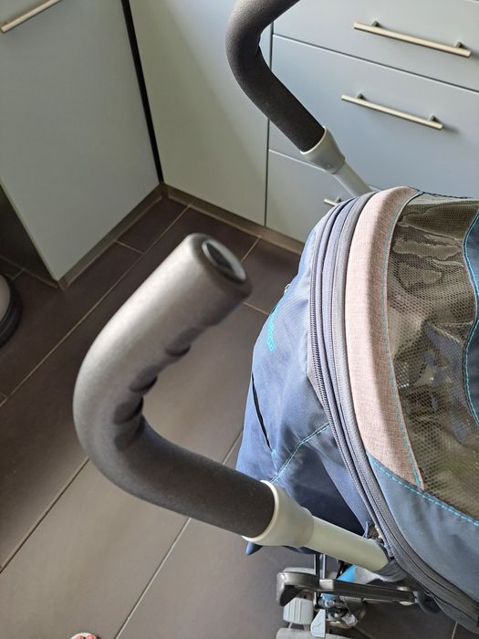 Wózek spacerowy typu parasolka