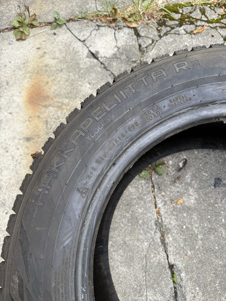215/60R16 Nokian hakkapeliitta R3