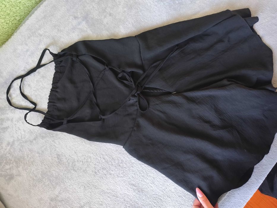 Сукня-шорти чорного кольору