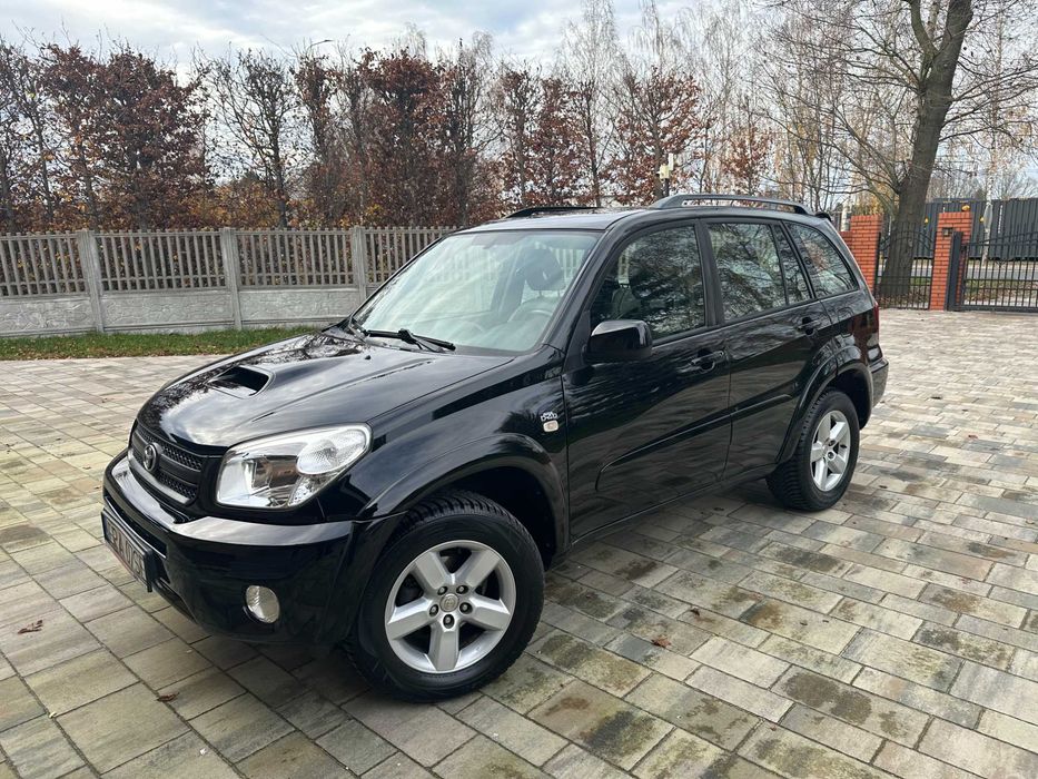 TOYOTA RAV4 4x4. Disel Auto z 2005 roku.