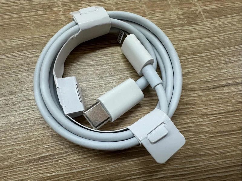Kabel do ładowania i transmisji USB-C - Lightning 1m ładowarka USB-C