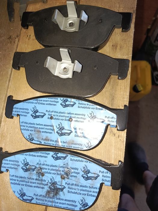 Передні колодки на Volvo XC60