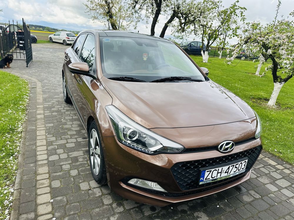 Hyundai i20 1.4 16v 2015 full panorama czujniki klimatronik