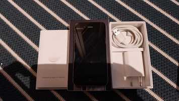 Iphone 4 com carregador, caixa e manual