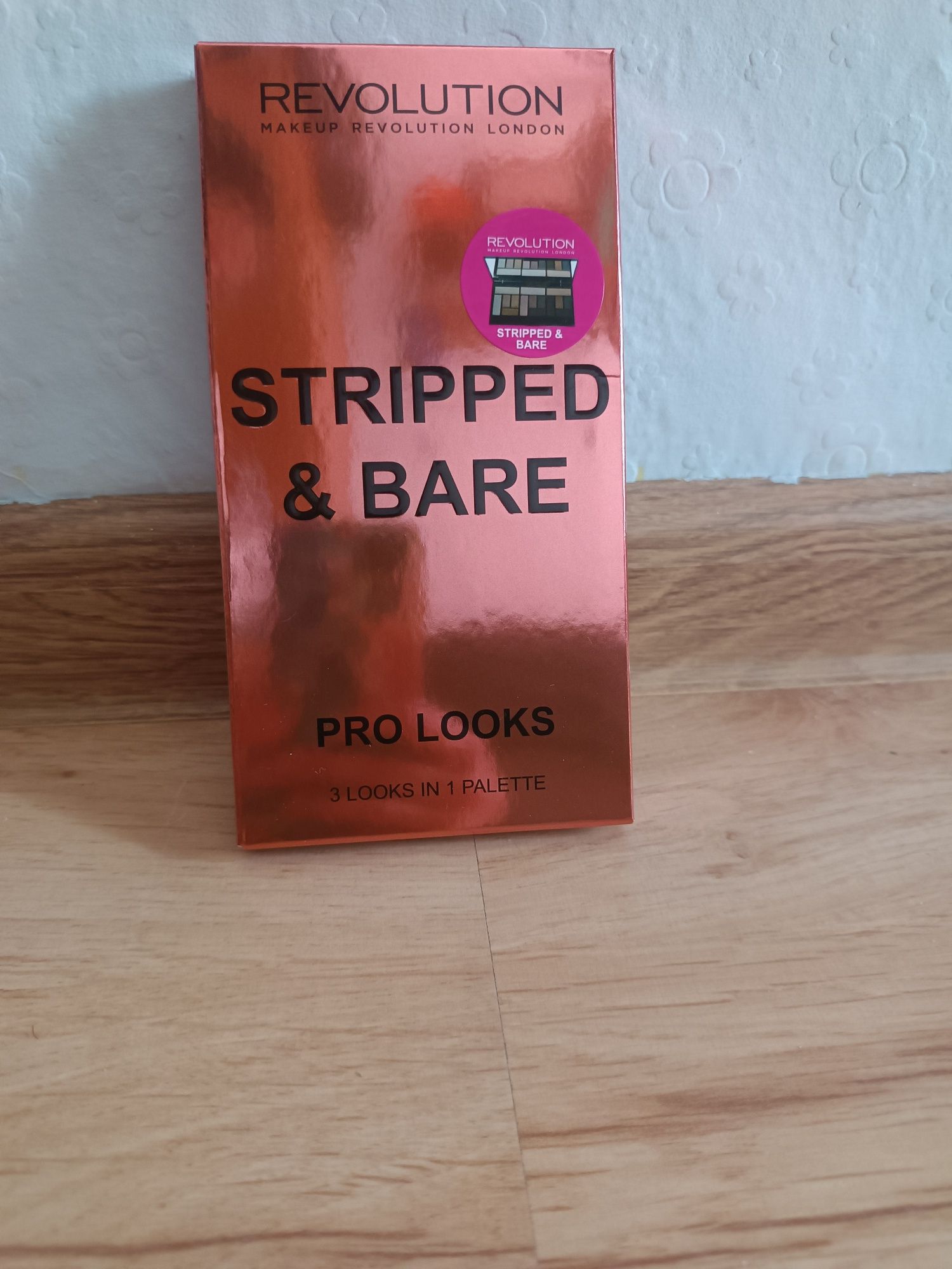 Stripped & bare paleta cieni