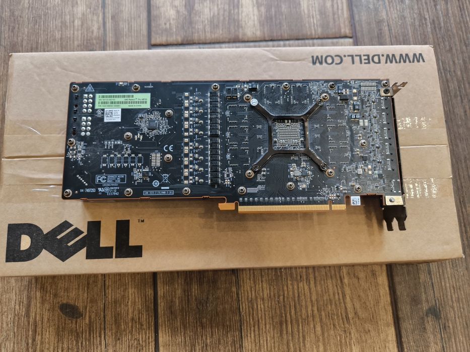 Karta graficzna AMD Radeon Pro W5700 8GB RAM
