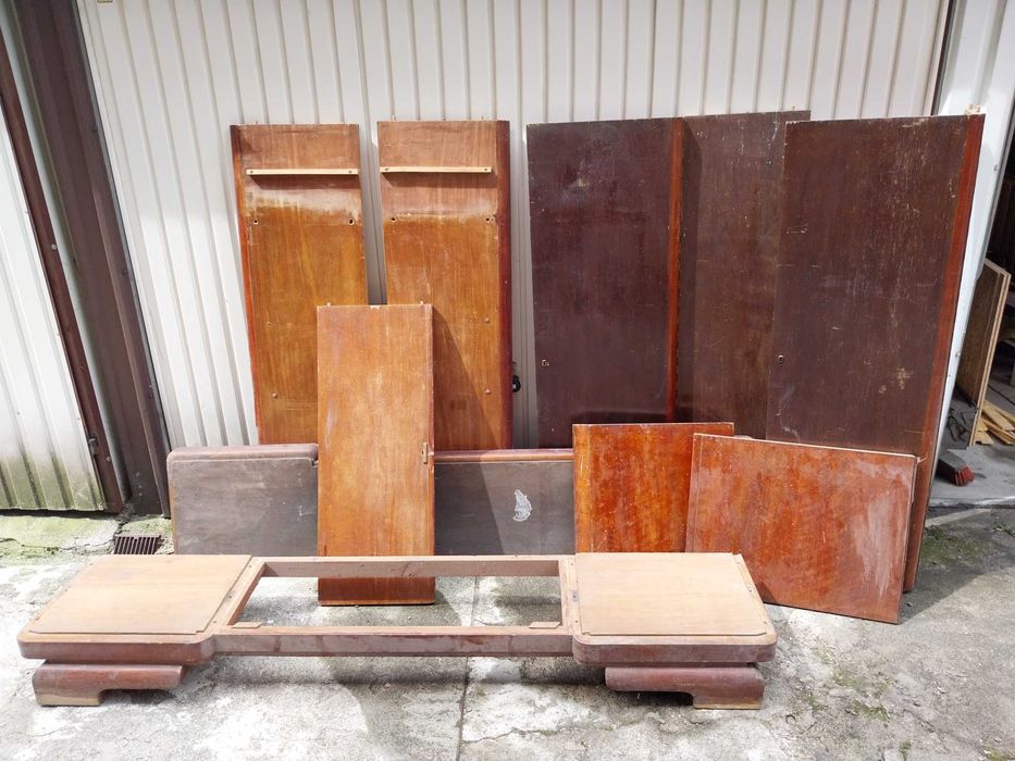 stara szafa drewniana