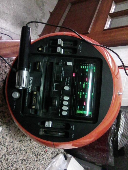 Radio multiusos com microfone
