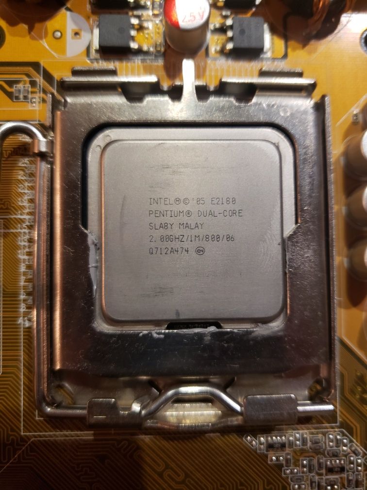 Комплект материнка Asus P5L 1394 + Intel E2180 + 3 Gb RAM + 8600GT
