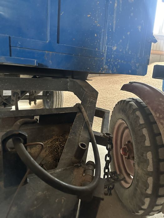 Прицеп до трактора хороший є багато чого іншого такош є і 2 осний