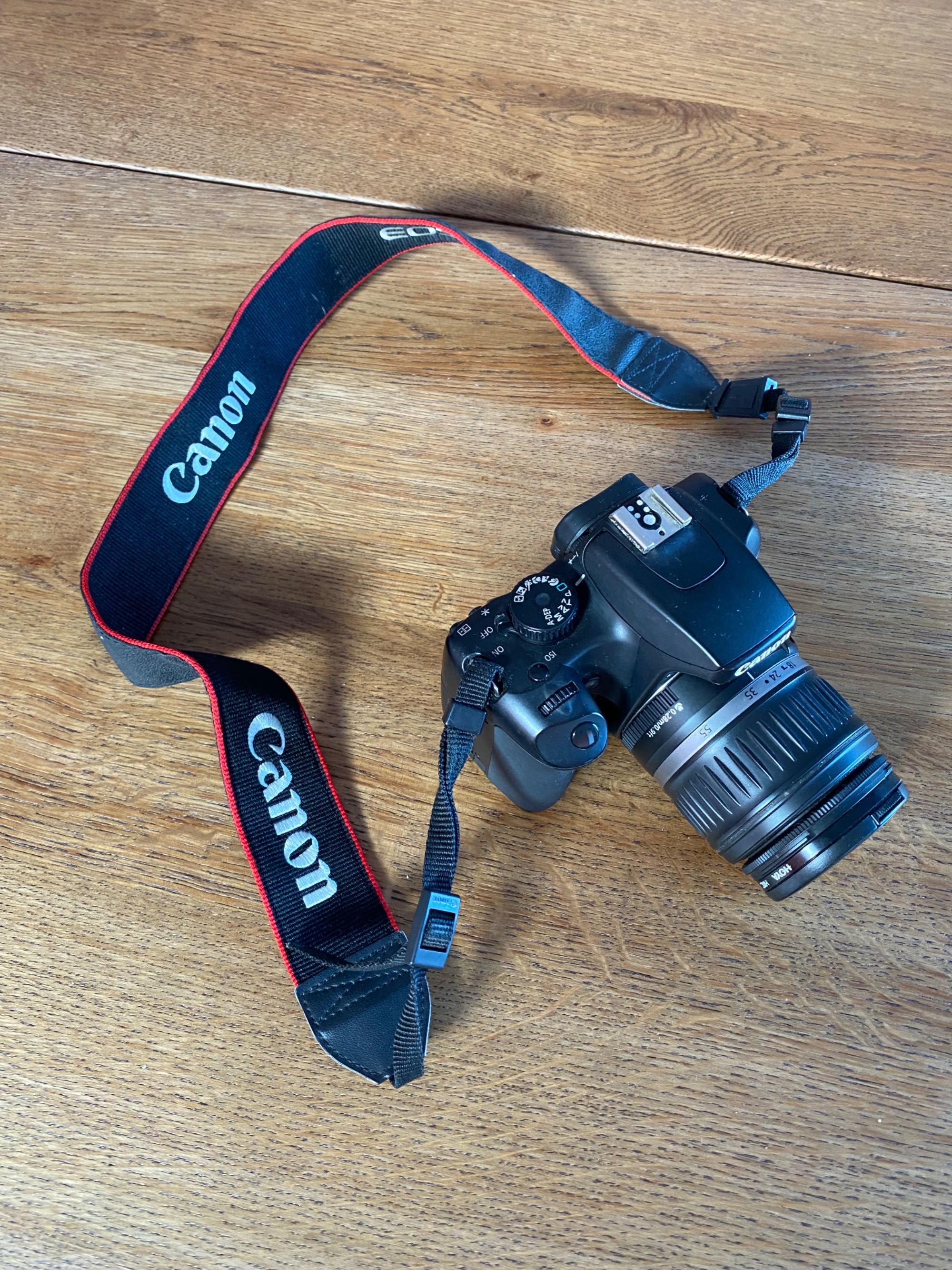 Canon EOS 1000D + Lente 18-55mm