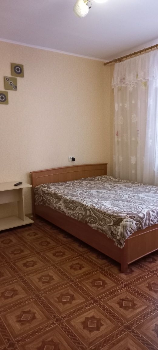 Почасово , можно  Посуточно Голливуд-Вена Рокоссовского роддом