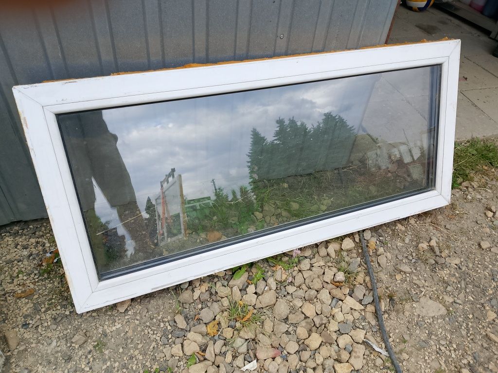 Okno 128x57 fix 3-szybowe białe plastikowe