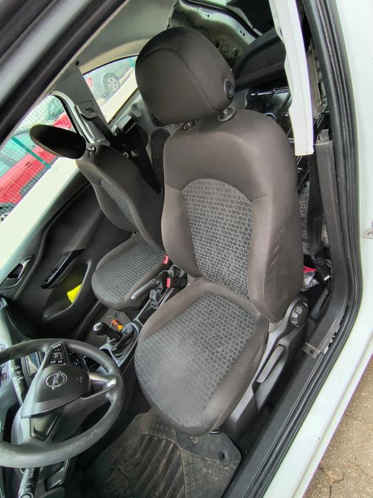 Bancos + acabamentos OPEL CORSA E 2017