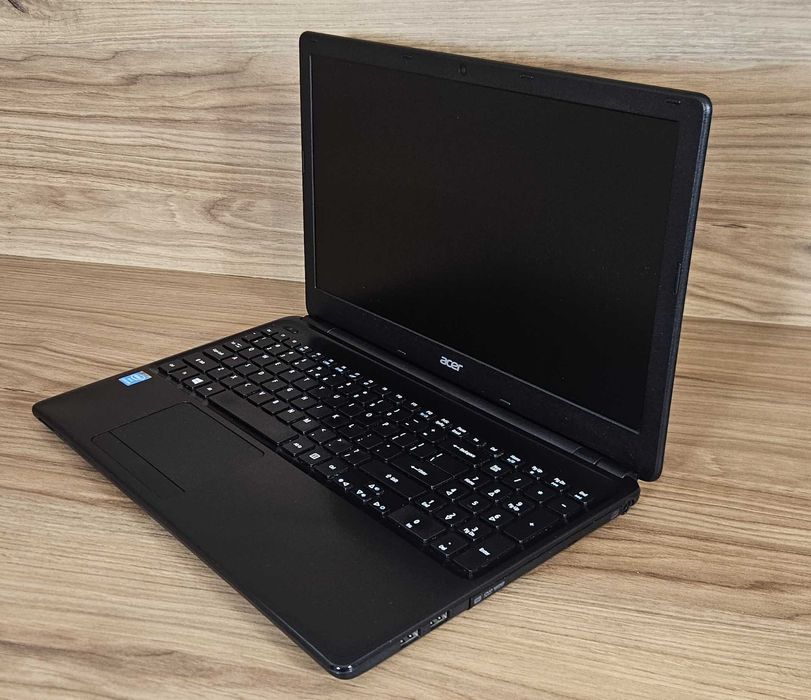 Laptop Acer Aspire E1 Z5WE1 15,6" Pentium/8GB/240GB SSD Win10 Pro