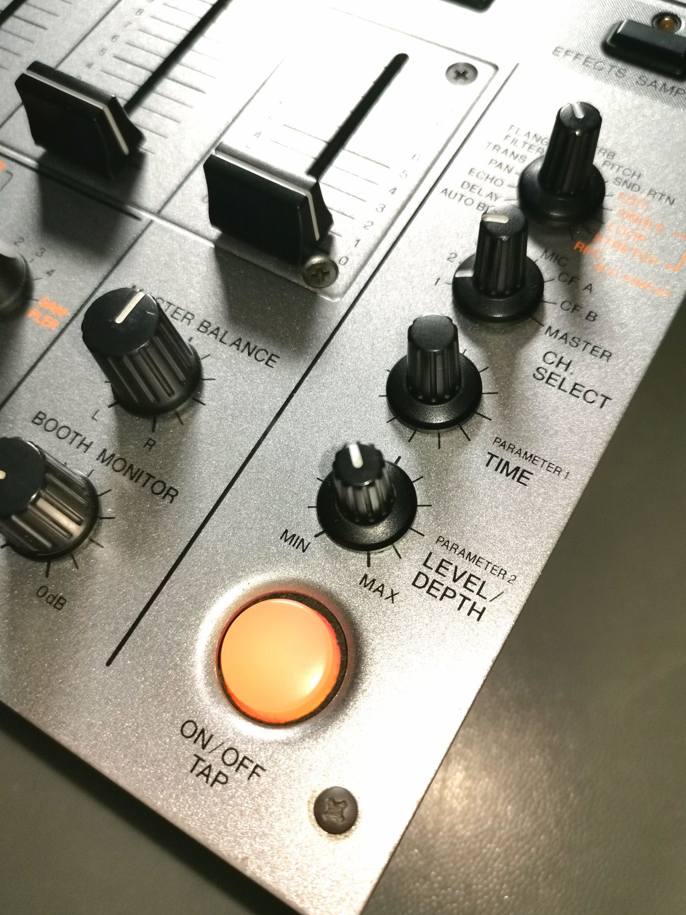 Pioneer DJM-600 mesa de mistura