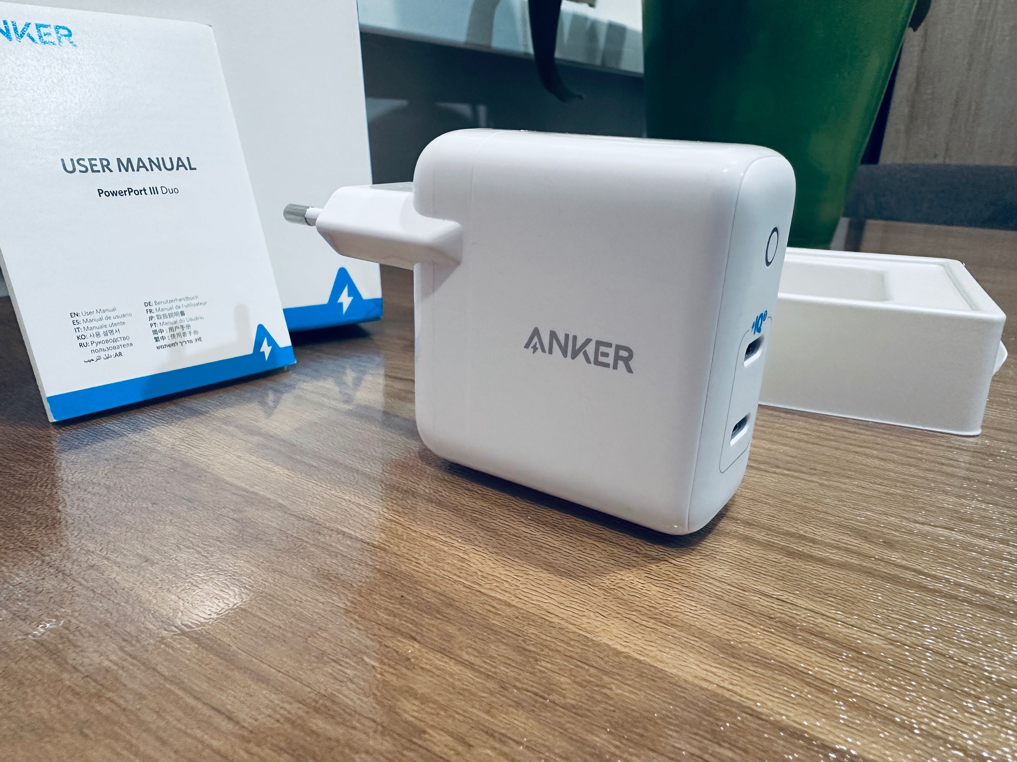 Зарядка Anker PowerPort III Duo
