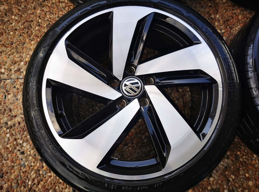 Jantes ORIGINAIS VW Golf GTI c/pneus semi novos!