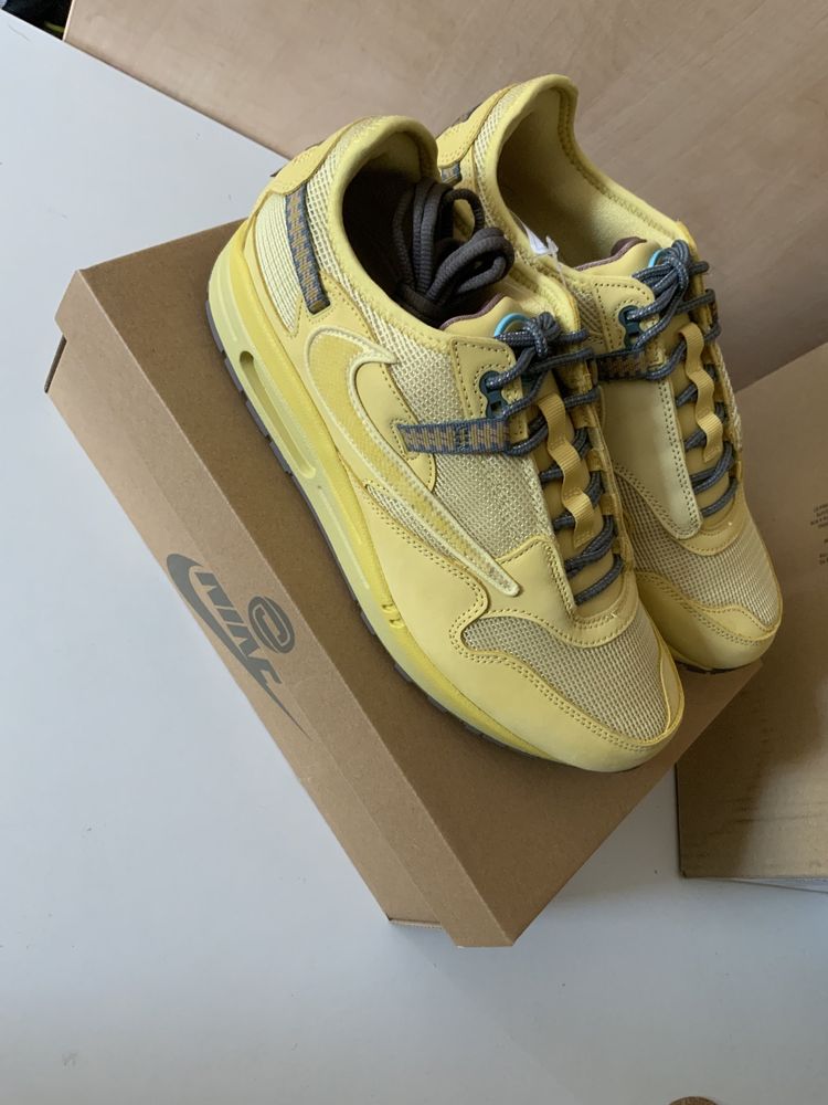 Travis Scott x Nike Air max 1 „Saturn Gold”