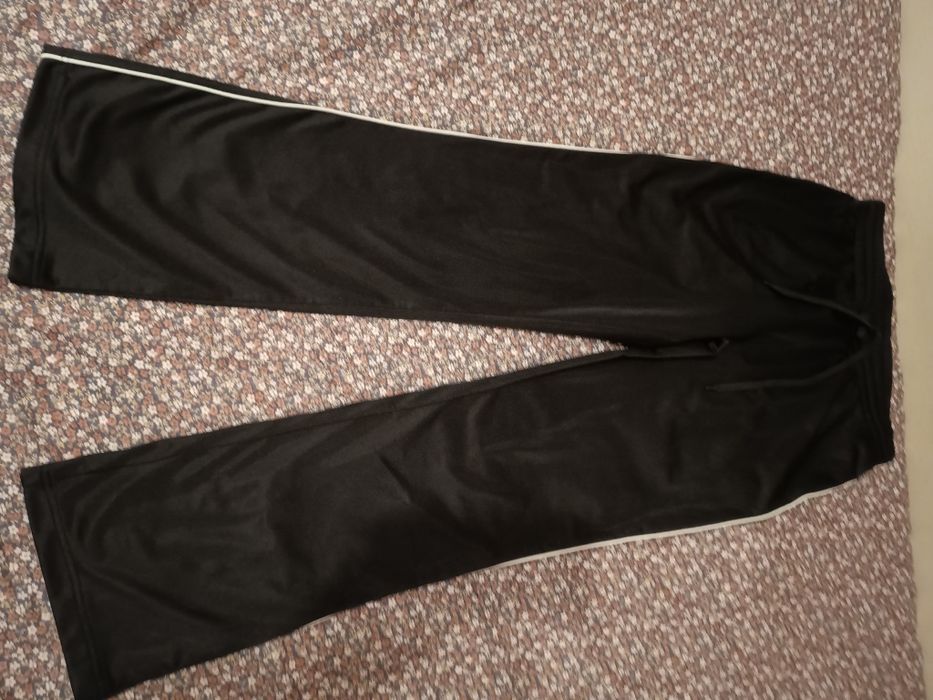 Spodnie dresowe śliskie