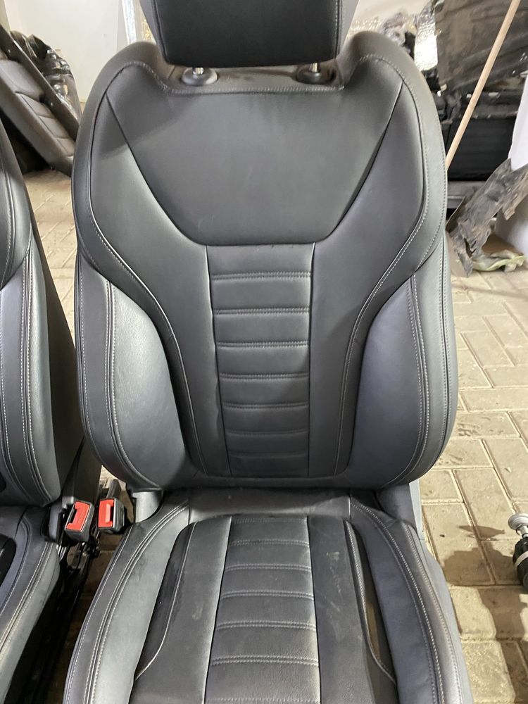 Переднии сидушки BMw G20 G01