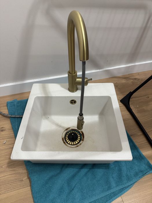 Zlewozmywak z bateria