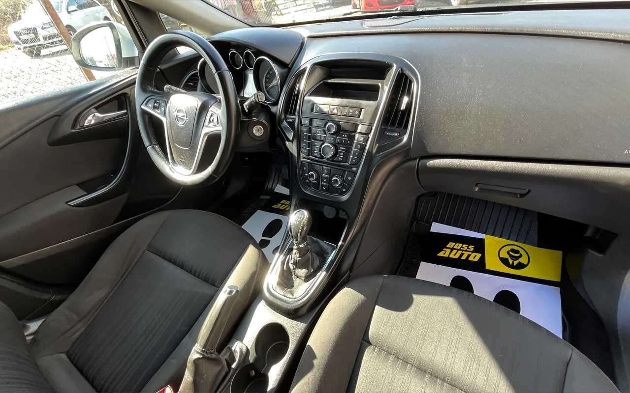 Opel Astra Sports Tourer 2014