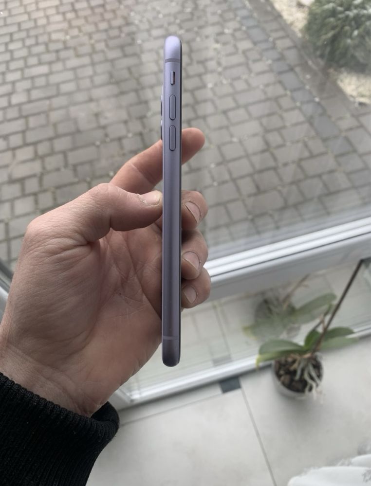 Продам iPhone 11, 64Gb.