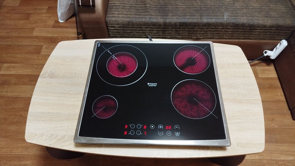 Продам Електричну варильну поверхню Hotpoint Ariston KBT 6124 D IX/HA