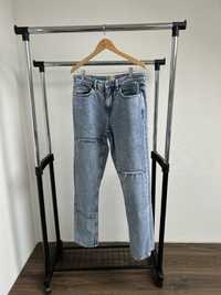 Продаж джинсів